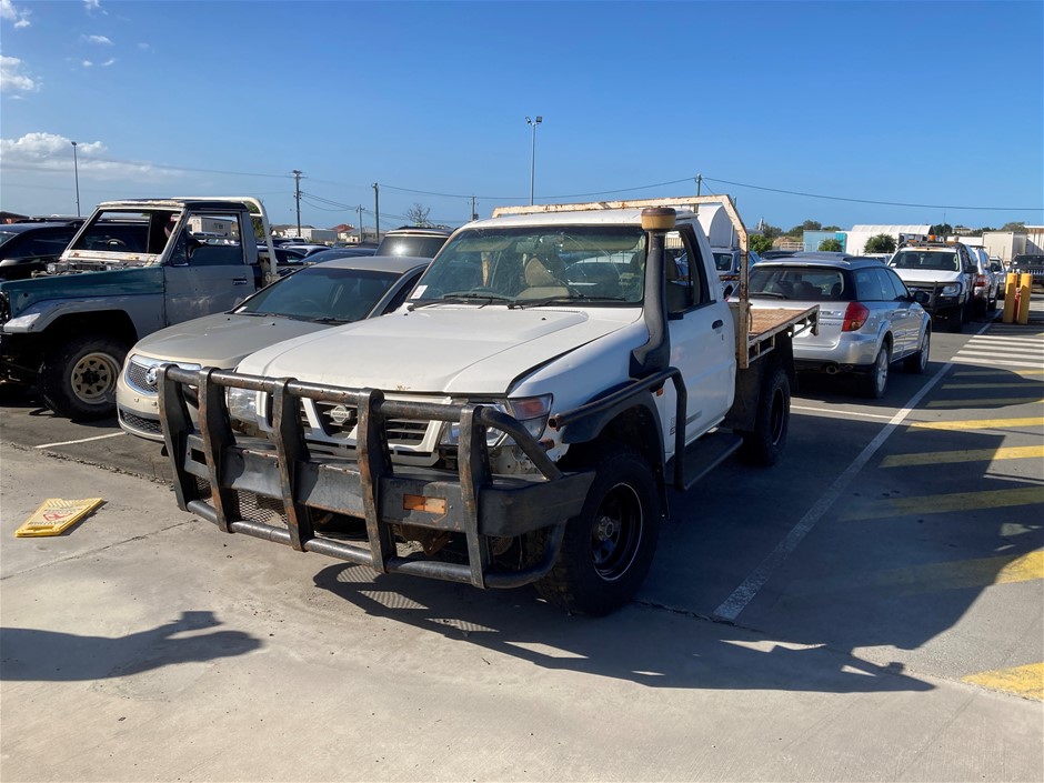 Nissan Patrol DX (4x4) 4.2 Diesel coil suspension ute Auction (000150067196) Grays Australia