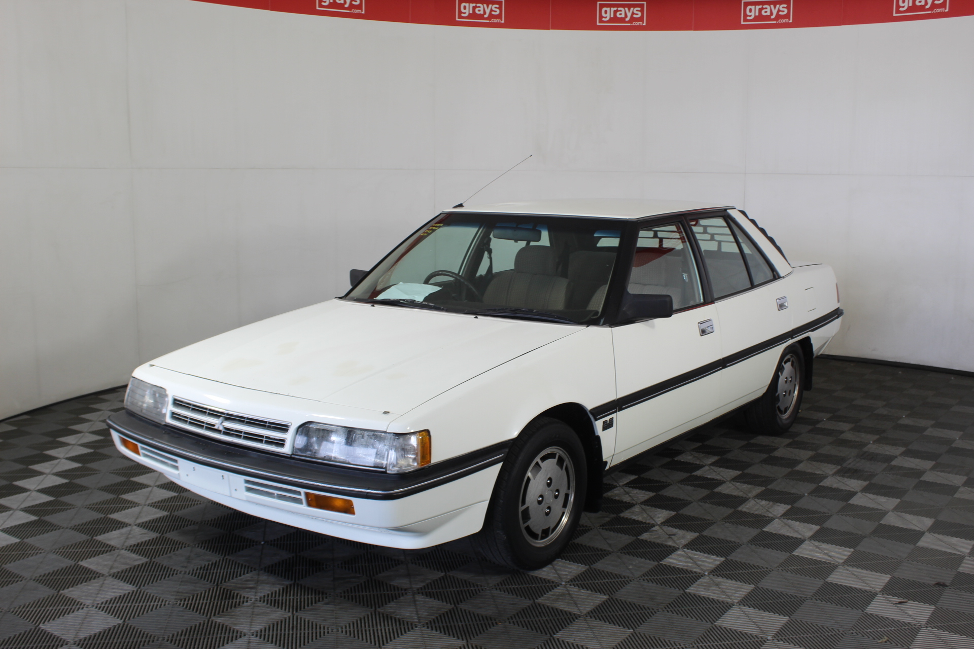 1990 Mitsubishi magna Automatic Sedan Auction (0001-10318687) | Grays ...