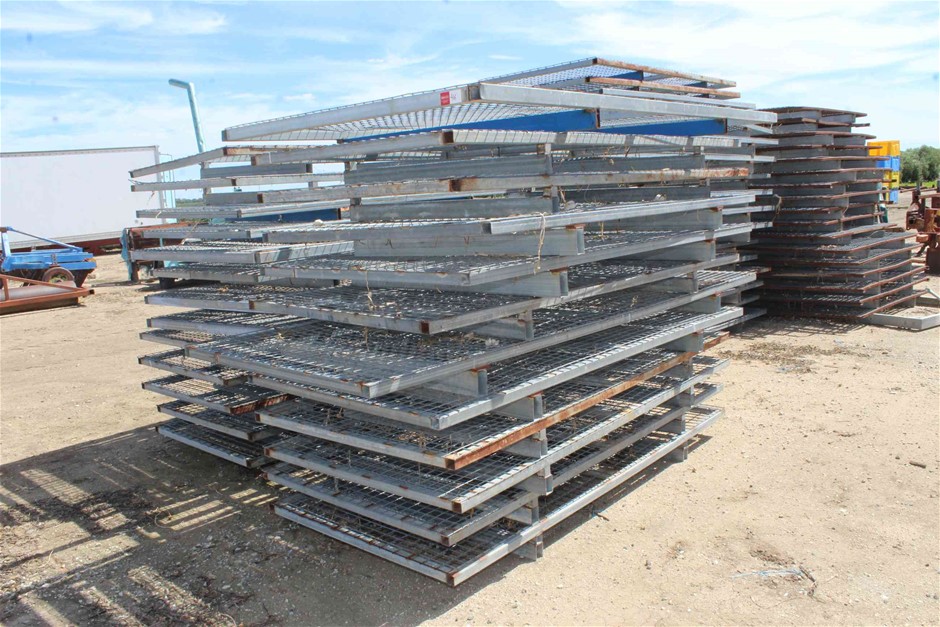 12x Assorted Produce Drying Racks Auction (0046-5048036) | Grays Australia