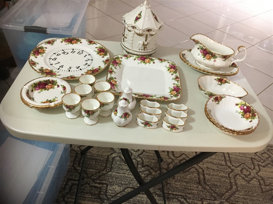 Royal Doulton Country Rose Bone China Auction (00028015128) Grays