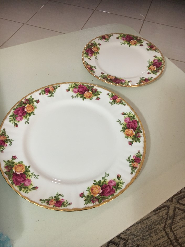 Royal Doulton Country Rose Bone China Auction (00038015025) Grays