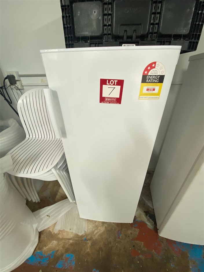 KOGAN Upright Freezer Model No KAM172UPWFA Capacity 172 L Auction (0007