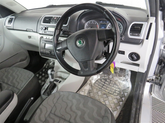 Used Skoda Roomster Hatchback (2006 - 2015) interior