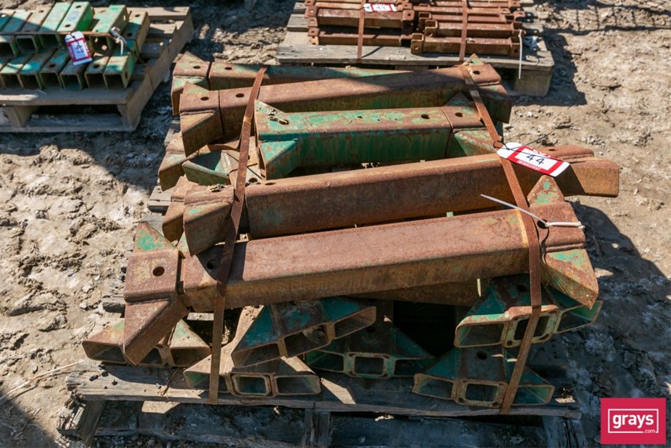 Pallet of Struts Auction (0044-5048700) | Grays Australia
