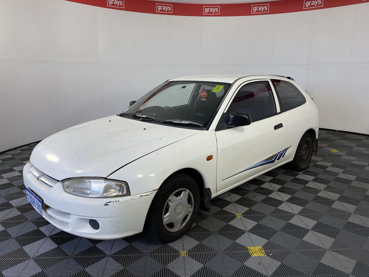 2000 Mitsubishi Mirage CE Automatic Hatchback Auction (0001-9031600 ...