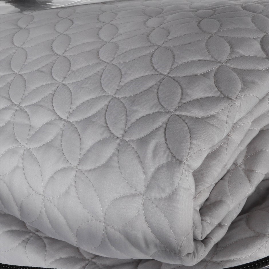 STYLE DECOR 6pc Reversible Comforter Set, King Size, Dark Grey. Auction