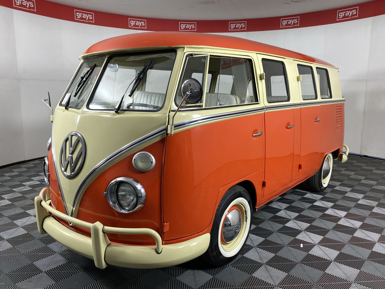 1970 Volkswagen Kombi Manual 6 Door Van Auction (0001-50073157) | Grays ...