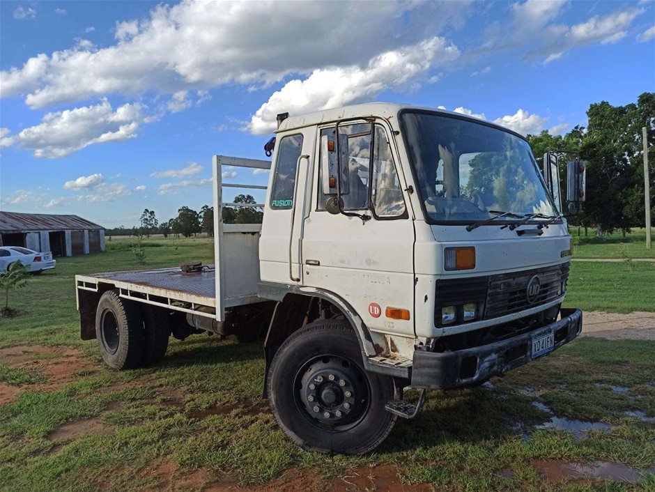 1988 Nissan UD CP RWD Manual Cab Chassis Auction (0001-7039516) | Grays ...