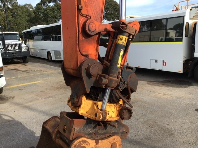 Hitachi ZX170W-3 Wheeled Excavator with Engcon Tiltrotator