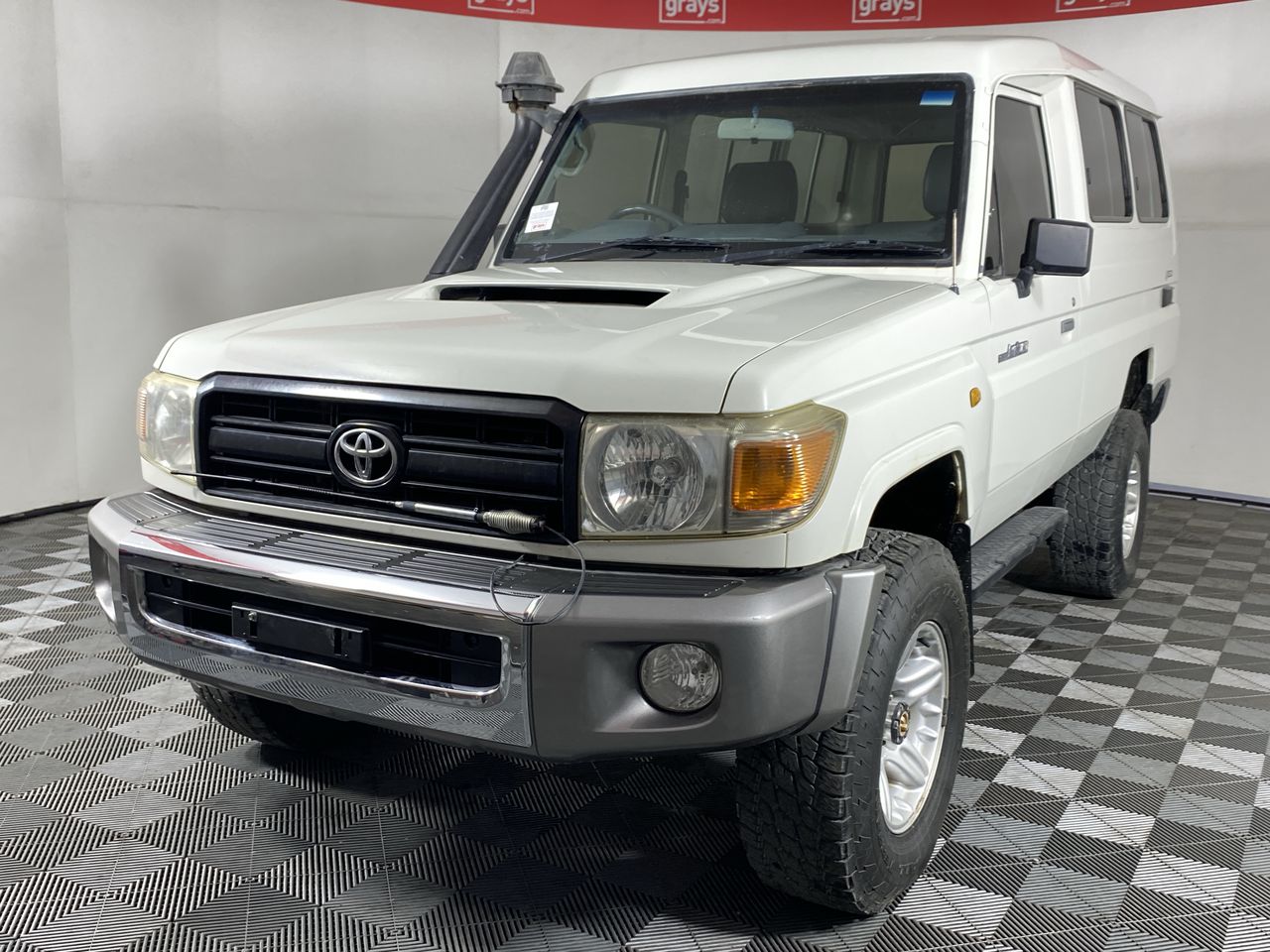 2011 Toyota Landcruiser WORKMATE 11 SEAT VDJ78R T/D Manual 10 Seats ...