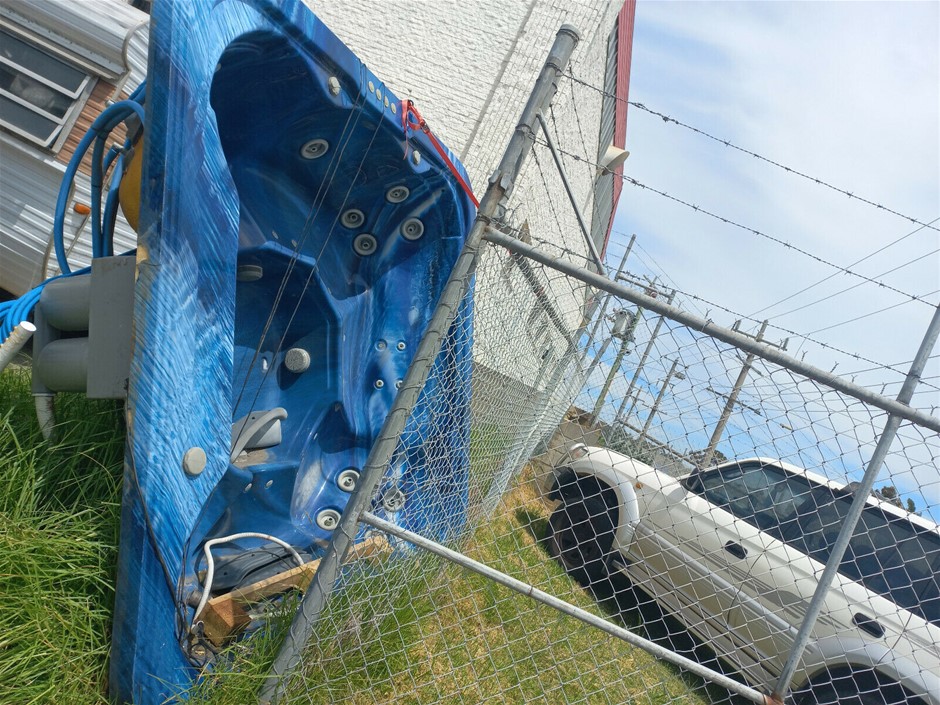 Spa Shell Auction (0001-3022649) | Grays Australia