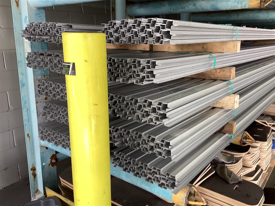 Pack of 50 x Top Hat Cladding - 15mm x 6000mm Auction (0074-3023214 ...