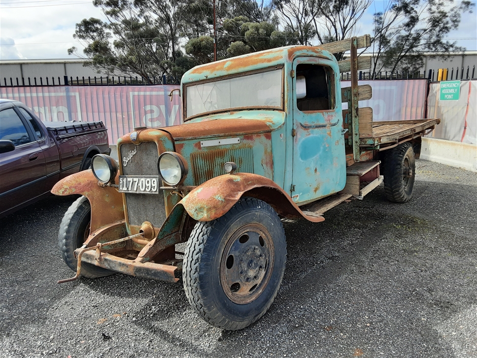 Vintage Classic Bedford Flat Tray Truck Auction (0001-60011723) | Grays ...