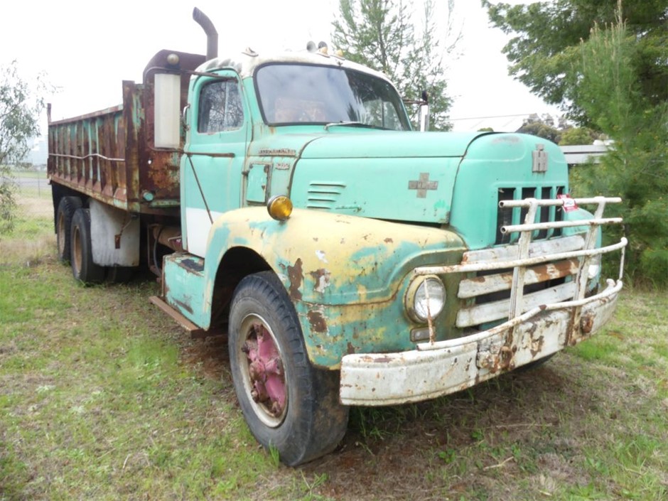 Circa 1958 International Harvester R-190 series Vintage Tipper Truck ...