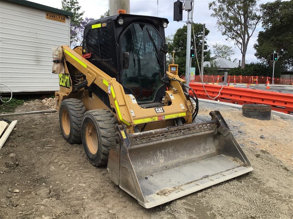 2014 Caterpillar 236D Skid Steer Loader Auction (0003-7041139) | Grays ...