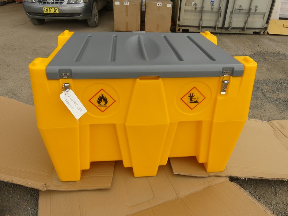 Unused Fuel Tanks, Pumps and Lifting Equipment