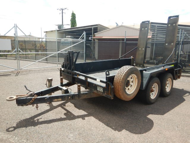 1996 Tandem Plant Trailer