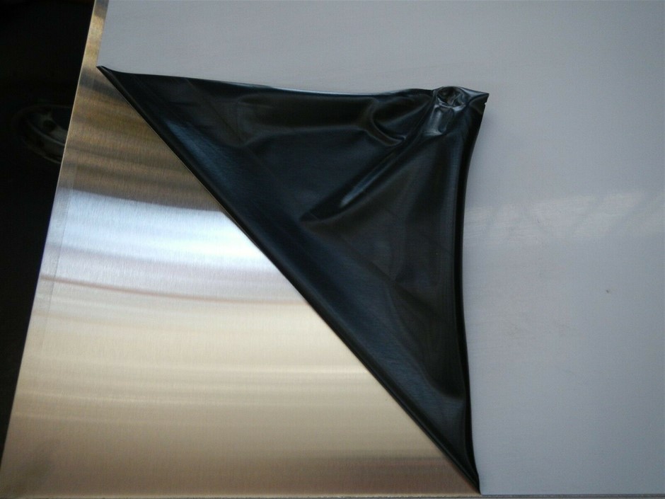 VICTORIA 600 x 1200 x 4mm SILVER MIRROR 