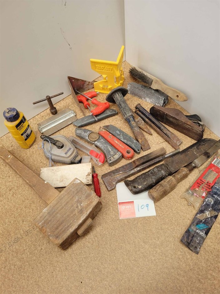 Selection of hand tools Auction (01093023676) Grays Australia