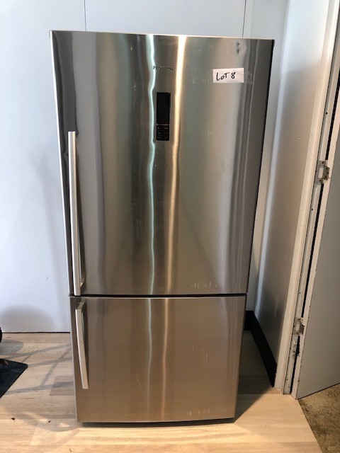 Hisense Fridge 520L HR6BMFF520SD Auction (0008-2547844) | Grays Australia
