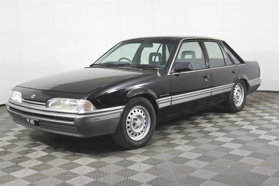 1988 Holden VL Commodore SL BT1(Factory Tuxedo Black Turbo)
