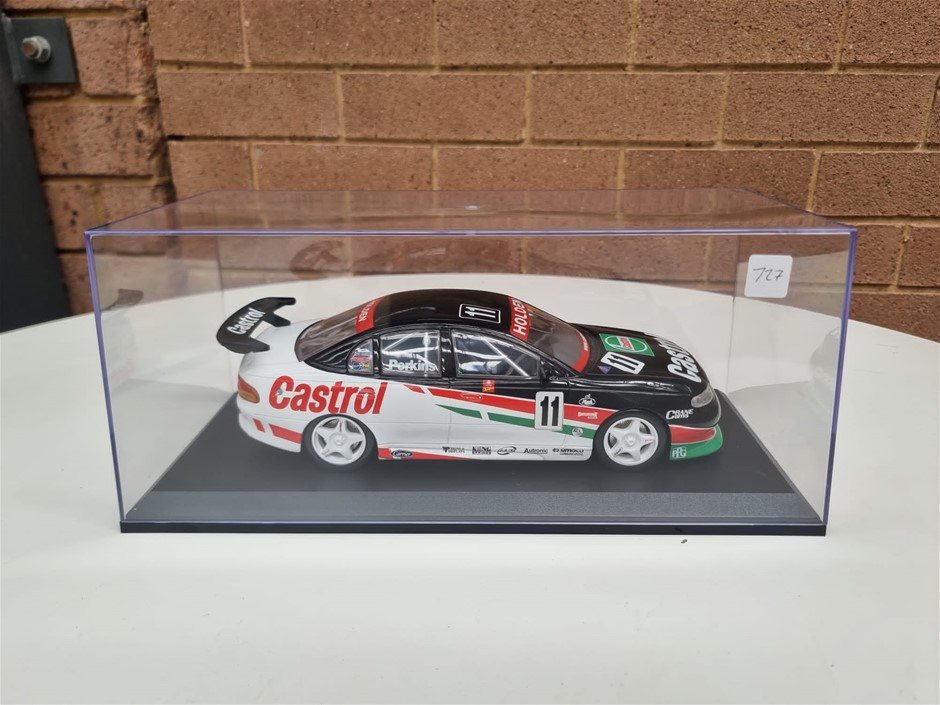 Holden VT 11 Castrol Racing, Larry Perkins '00 1/18 Scale Model Car
