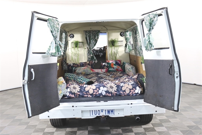Location van 4D VW T4 Campervan Confort, Run A Van
