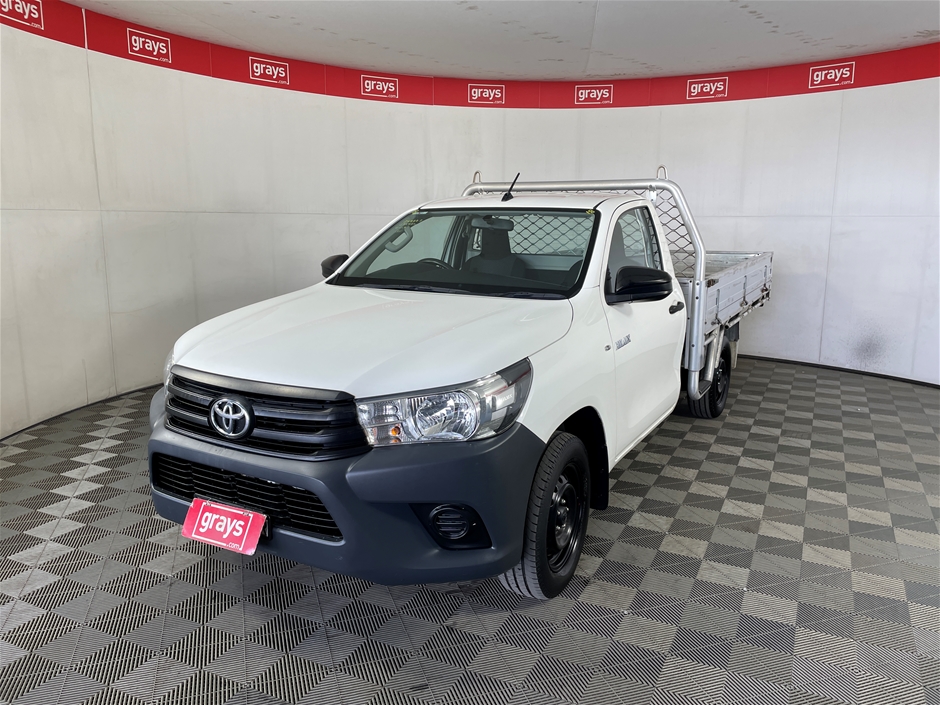 2015 Toyota Hilux 4X2 WORKMATE TGN121R Manual Cab Chassis