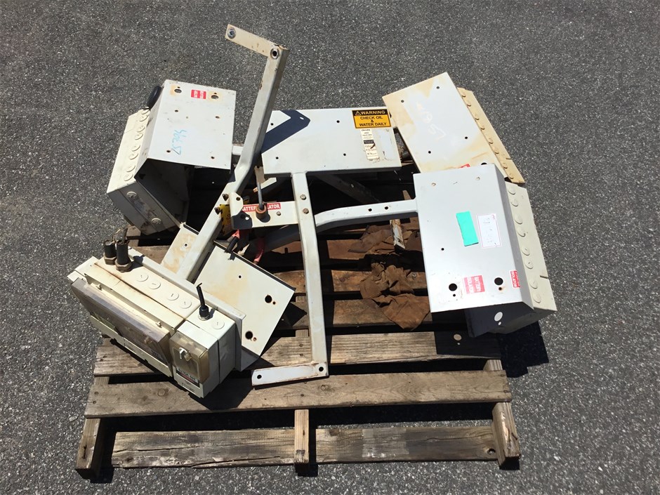 Pallet of Lighting Tower Ballast Tanks Auction (0070-9039132) | Grays ...