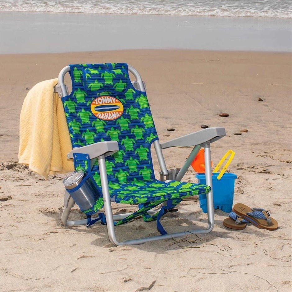 TOMMY BAHAMA 5Position Backpack Beach Chair, Blue w/ Green Turtles. Auction (04555051099