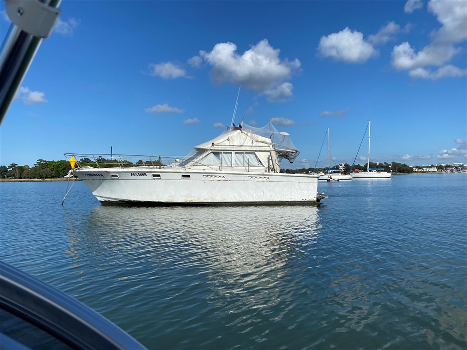 1971 Grand Banks Laguna Flybridge Project Boat Auction (000110081239
