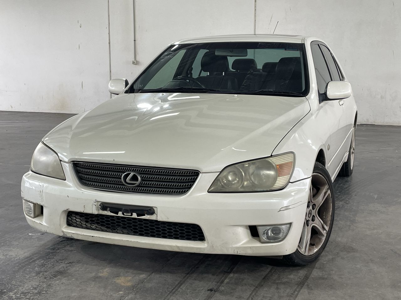 2000 Lexus IS200 Sports Luxury Automatic Sedan Auction (0001-20069571 ...