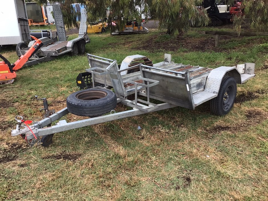 2004 Custom Made Single Axle Bike Trailer Auction (00083024232
