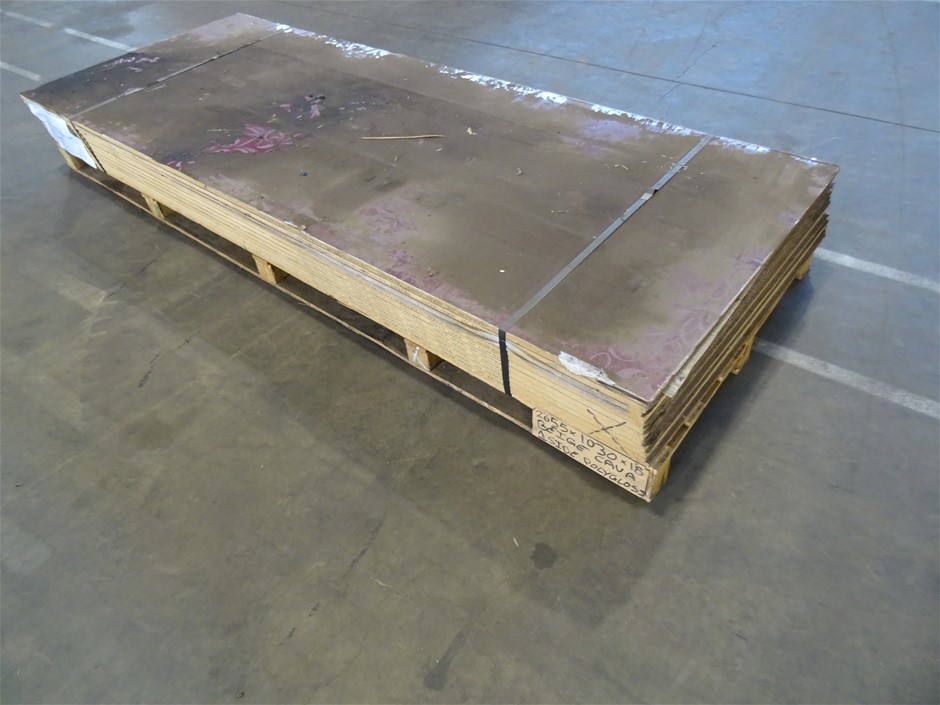 Qty of 10 Polygloss High Gloss Panels Auction (0194-8016602) | Grays ...