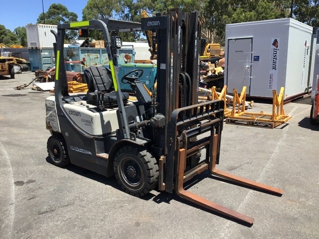 Crown CD25G Counterbalance Container Mast 2T Diesel Forklift Auction ...