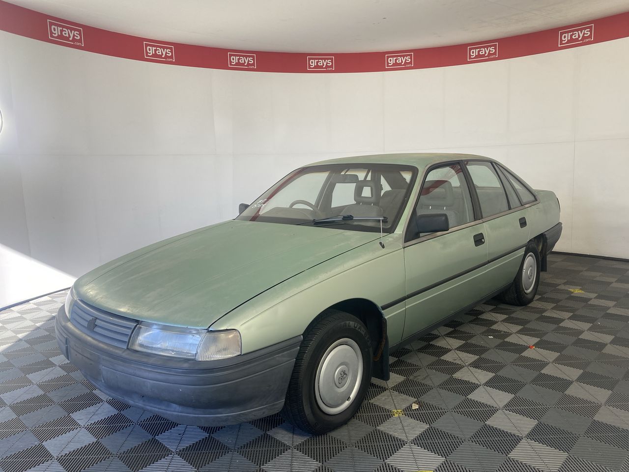 1990 Holden VN Commodore Automatic Sedan