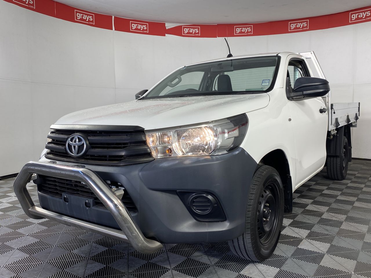 2018 Toyota Hilux 4X2 WORKMATE TGN121R Man Cab Chassis