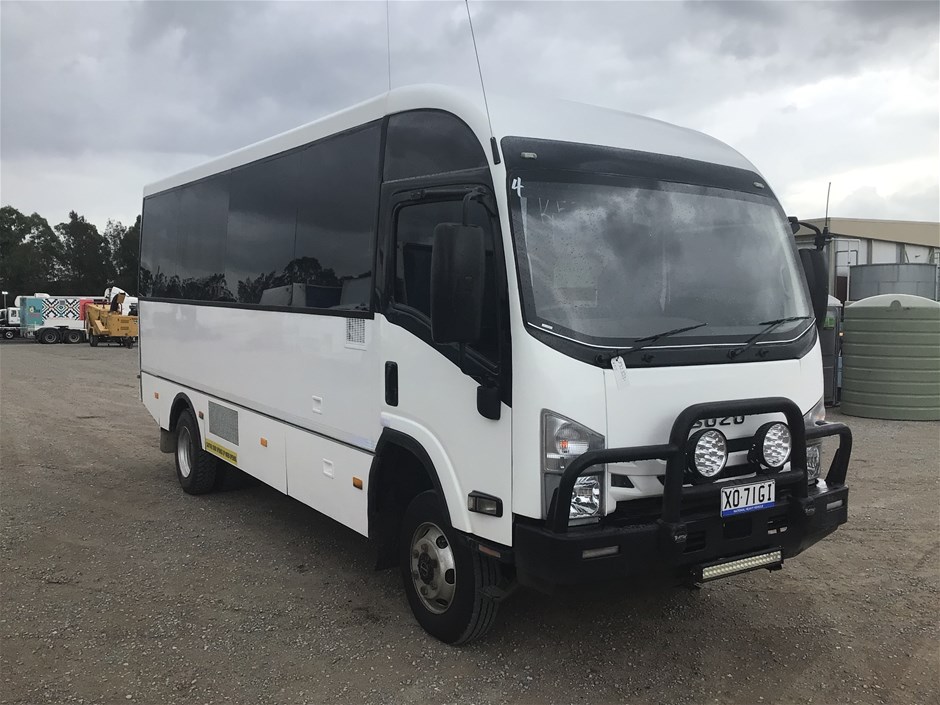 2016 Isuzu NPS 300 4 x 4 Bus