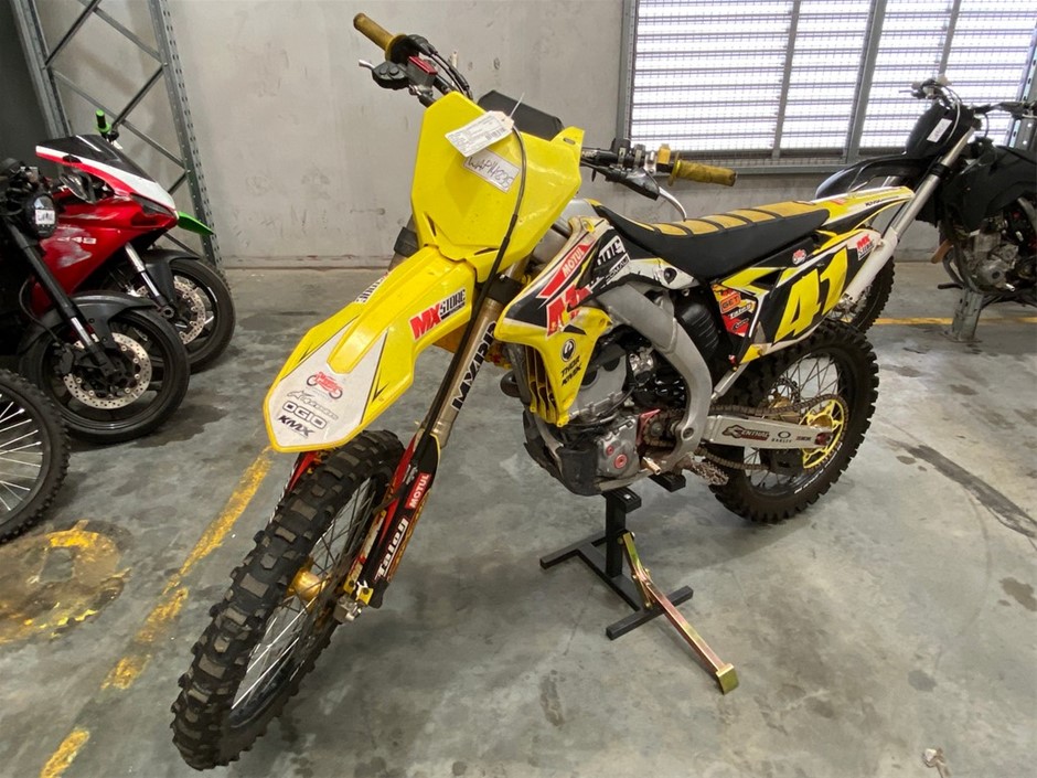 Suzuki Dirt Bike