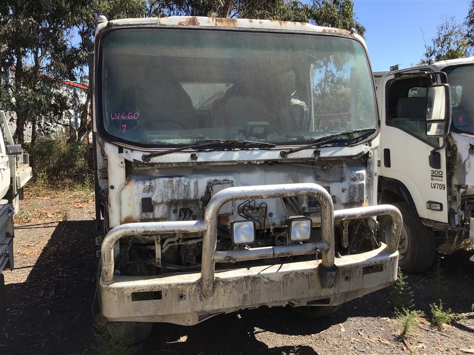 Unreserved Tray Trucks, Various Machine Parts & Power Equip