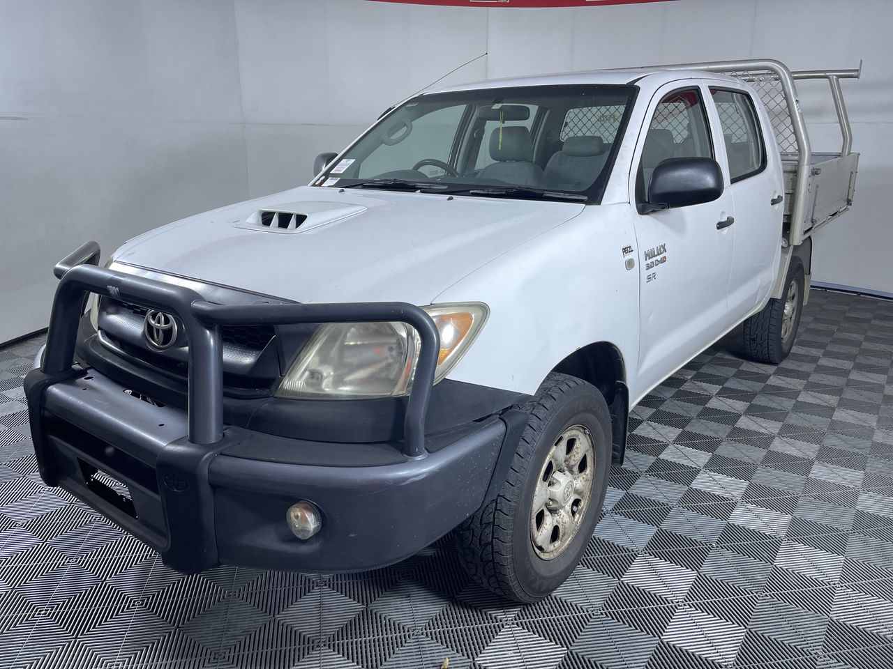 2008 Toyota Hilux SR (4x4) KUN26R Turbo Diesel Manual Crew Cab Chassis ...