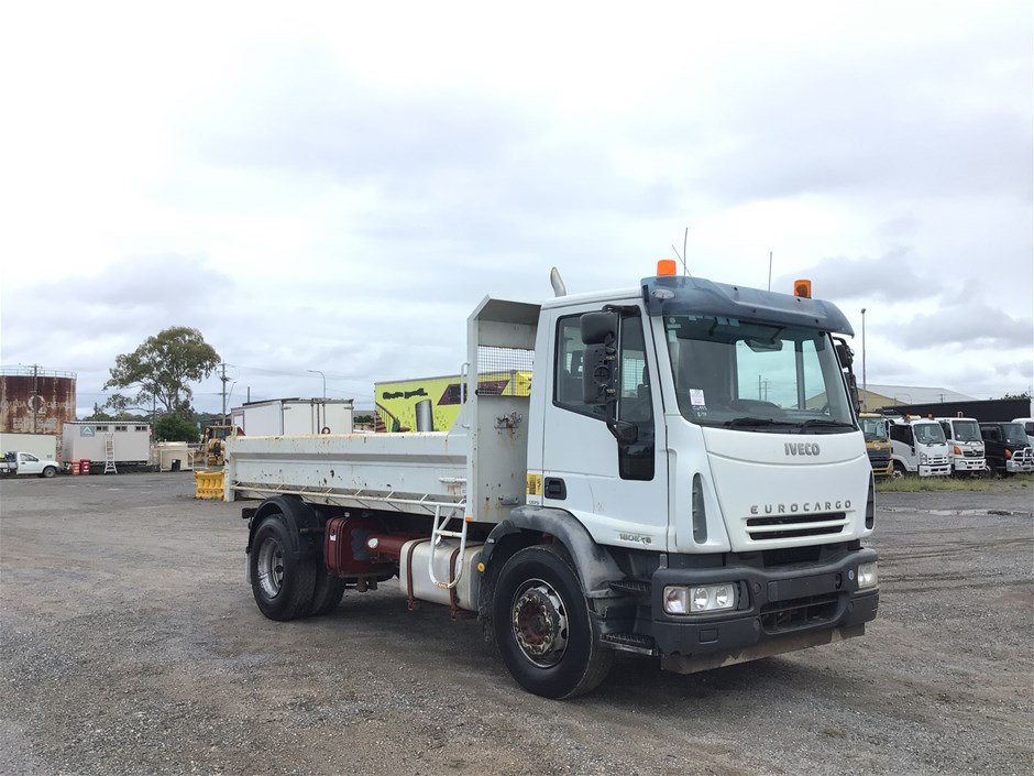 Unreserved 2005 Iveco Eurocargo 4 x 2 Tipper Truck