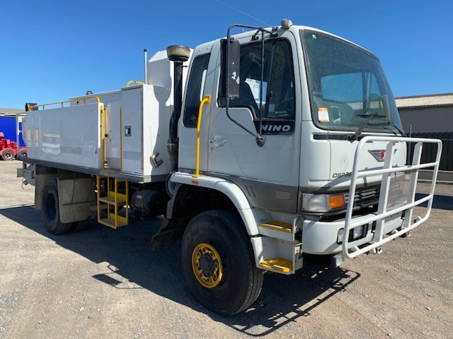 Flinders Port 1994 Hino Osprey Medium 700 4 x 4 Fire Truck