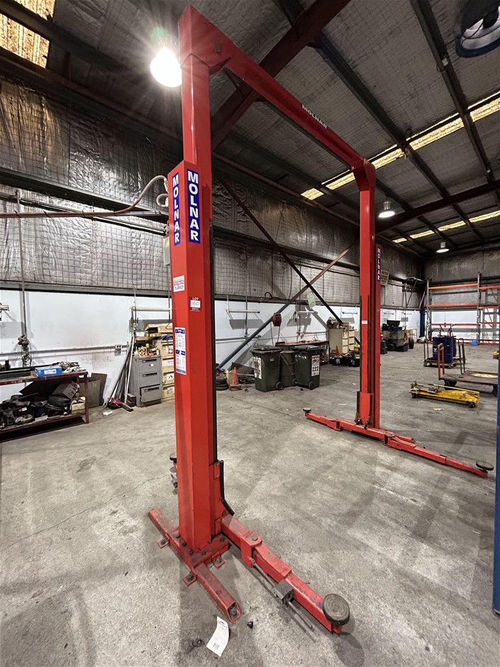 MOLNAR Two Post Clear Floor Overhead Hoist Auction (01005052176