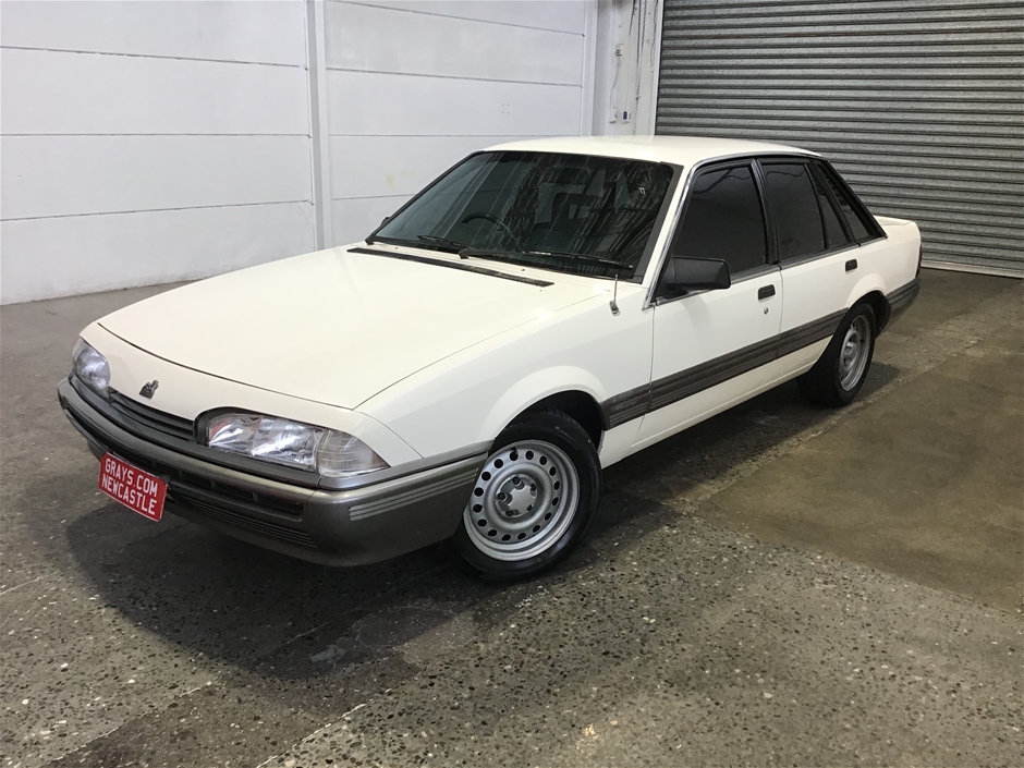 1986 Holden VL Commodore Automatic Sedan