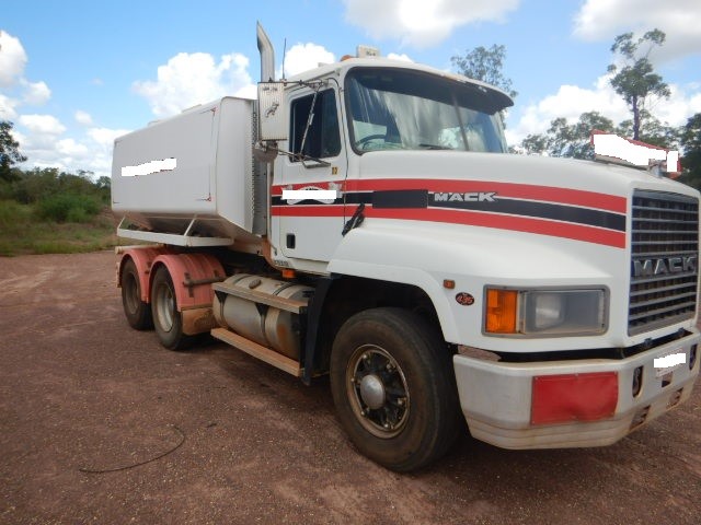 1999 Mack CH6X4 6 x 4 Water Truck