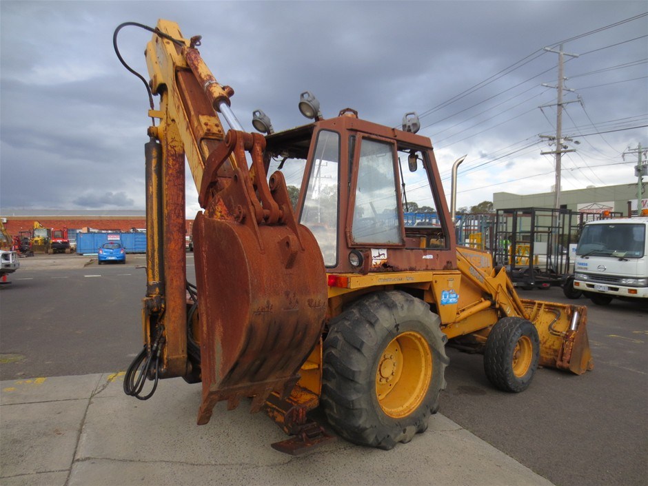 Case 480E Backhoe loader (old) Auction (00103003352) Grays Australia