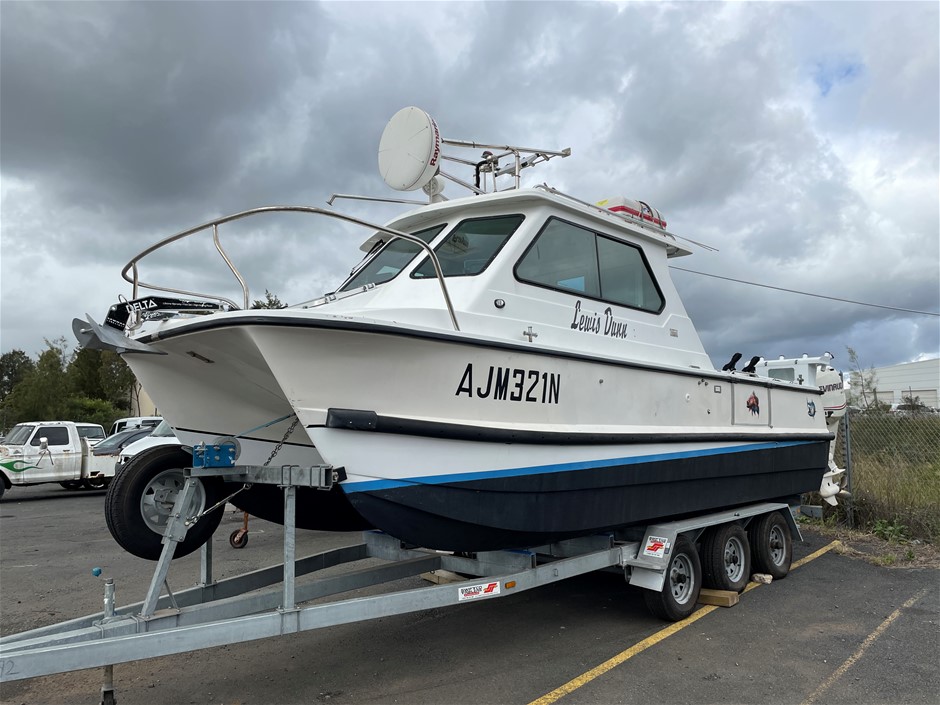 8M TWIN HULL SHARK CAT