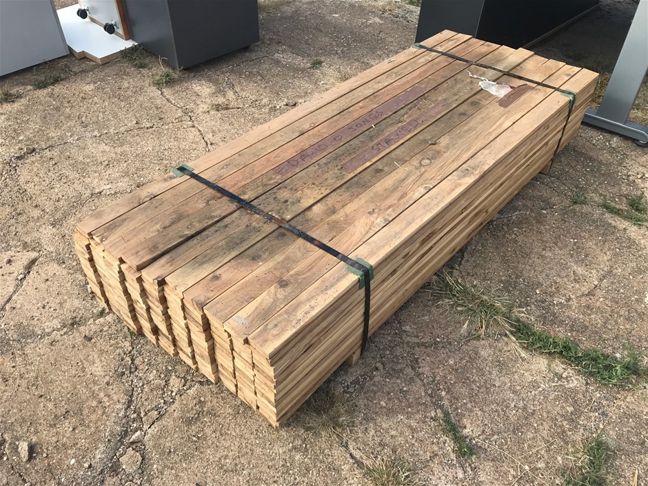 1x Bundle of Timber Pickets Auction (01063025158) Grays Australia