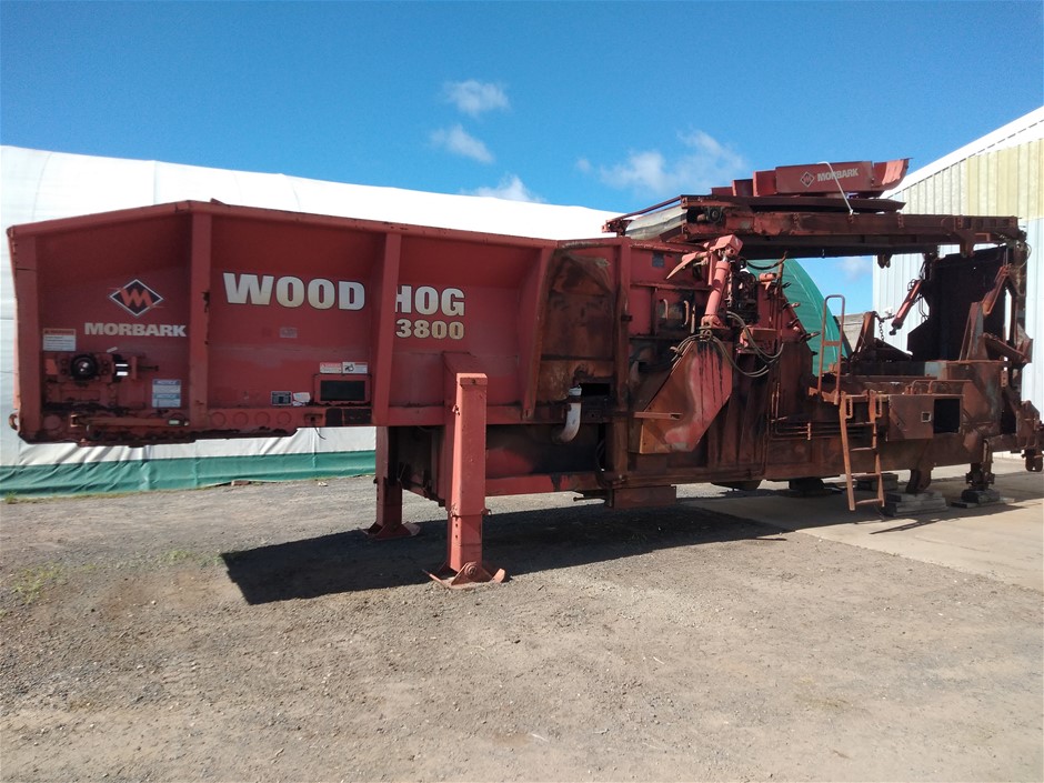 Morbark 3800 Horizontal Grinder & Bandit Wood Chipper